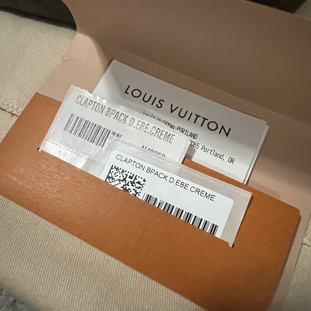 Louis Vuitton Clapton - Picture 12 of 12